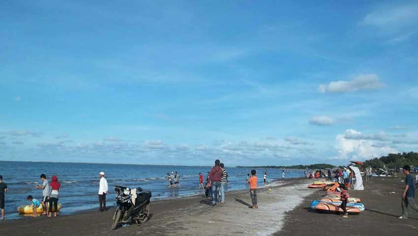 Pantai Tanjung Pakis